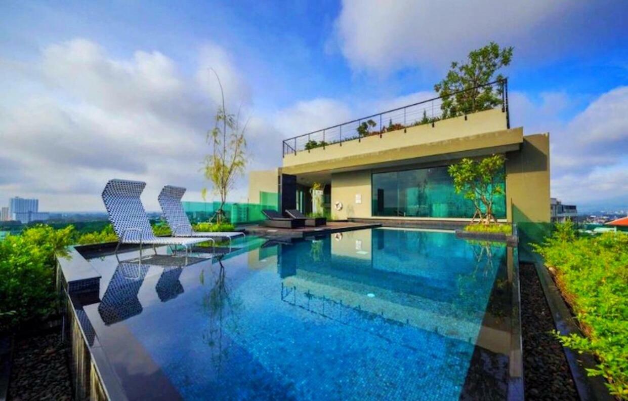 The Astra Suites Чиангмай Экстерьер фото