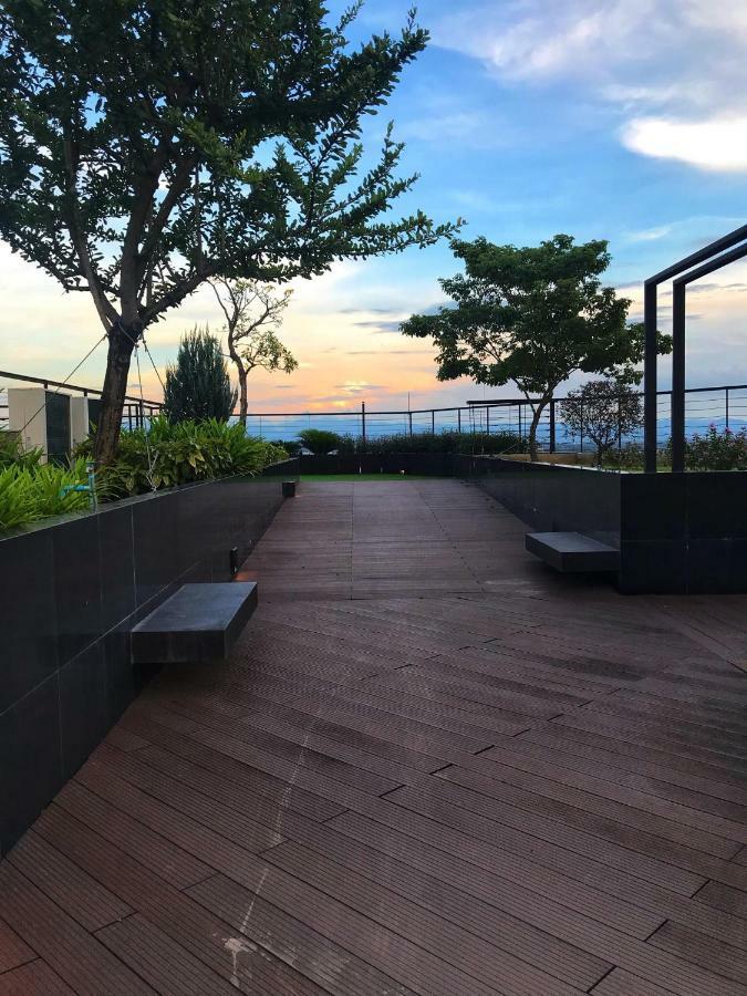 The Astra Suites Чиангмай Экстерьер фото